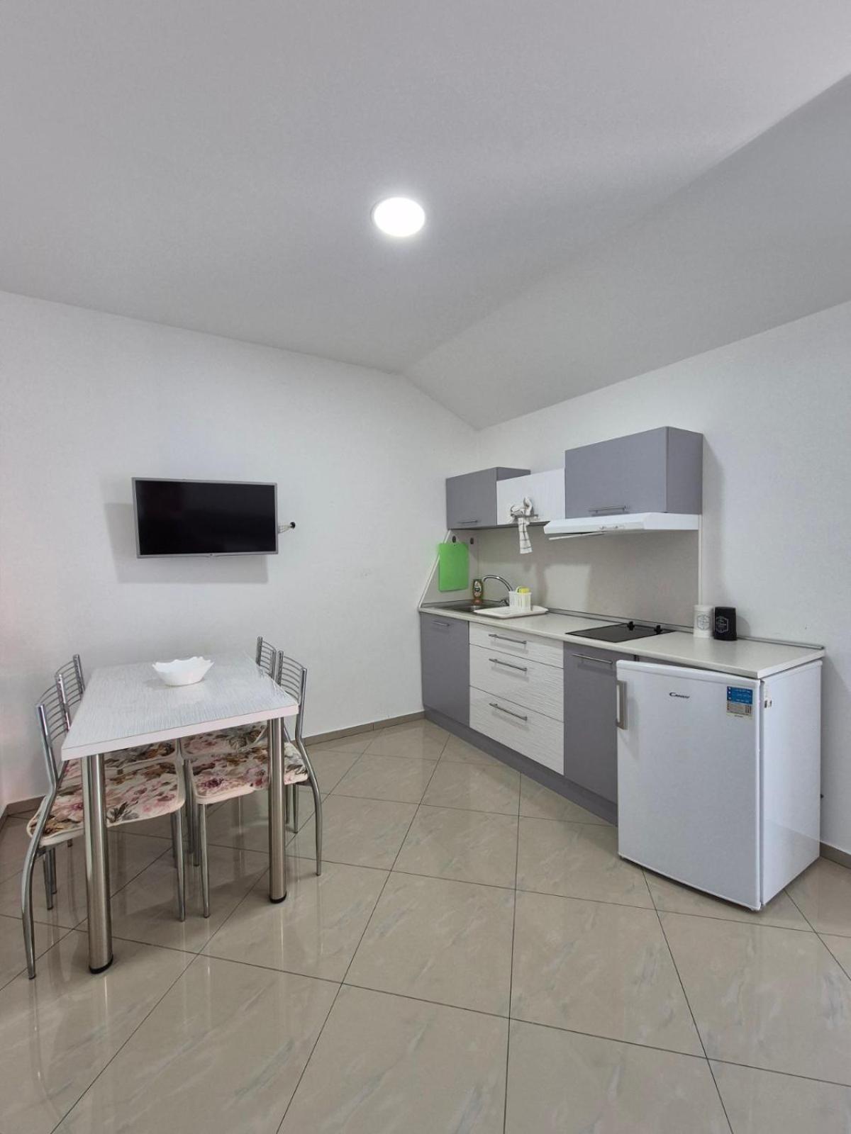 Apartmani "Roshu" Soko Banja Exteriör bild